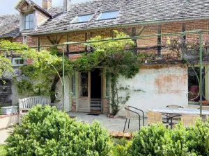 Image of Charming 3-Bedroom Cottage in Sologne Forest with Modern Amenities and Scenic Views