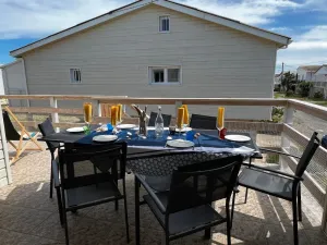 Image of Charmant Chalet Rangée 9 avec Wifi, Climatisation et Terrasse - 250m de la Plage, 6 pers - FR-1-784-7