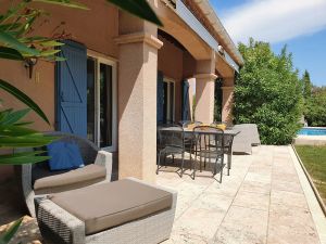 Image of Large family home with private pool and hot tub