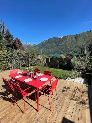 Image of Casa Recto, au bord du lac d'Annecy avec vue