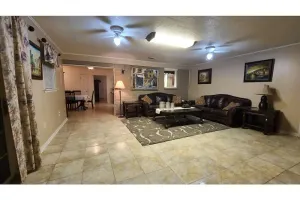 Image of 5 Bedroom with fireplace minutes from Baton Rouge