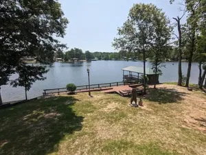 Image of Robbins Nest