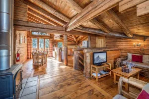 Image of Chalet, fitness, terrace, fireplace or stove, parking, tv, ski locker, 100m², La Tania