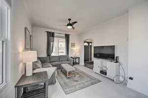 Image of Trendy Superior Home: Perfect for Groups!