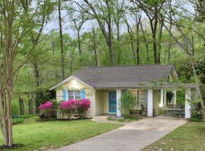 Image of Fishing, Family, Ballgames, Work or Vacation! Cozy Cottage near Grenada Lake