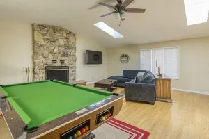 Image of Avery Acres - Centrally located -Pool Table-
