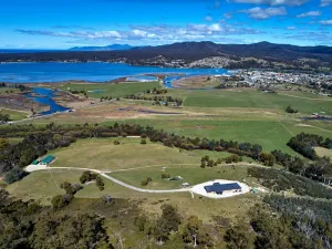 Image of George River Park (Prestige House, 100 Acres, Animals, Bay\/Mountain\/Town Views)