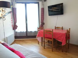 Image of Charming Mountain-Style 1BR with Terrace in Pra Loup, 250m to Ski Lift