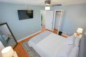 Image of Beautiful Townhome Minutes from Downtown Towson