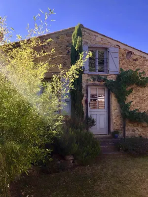 Image of At the foot of the Cathar castles: 17th-century village grocery store
