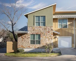 Image of Gorgeous Gem 3Bed\/3Bath 7min to DT - Walk to Radio