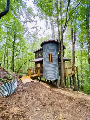 Image of Tech Time: Secluded Treehouse Overlooking Creek
