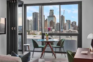 Image of Prime position 1.5 BR w/ view/ parking / roof pool