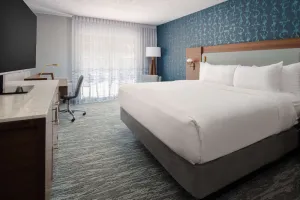 Image of Prime Location! Pool, FREE Parking, Pets Allowed, Near Francis Street Park!