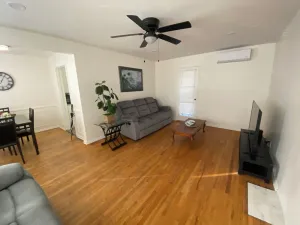 Image of Entire House 900 S.F. 2 bed\/ 1 bath 15 mins from DownTown Los Angeles