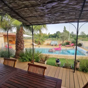 Image of Air-conditioned villa with fenced pool 4 bdrms near Nîmes Arles