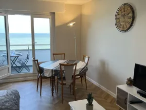 Image of Studio cabine avec parking près de la plage - FR-1-487-353