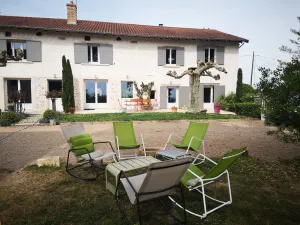 Image of Agathe, cottage with sheets labeled tourism and handicap