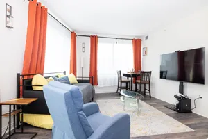 Image of DT 2BR 2BA Luxe Suite Walkable Gym Pool Parking