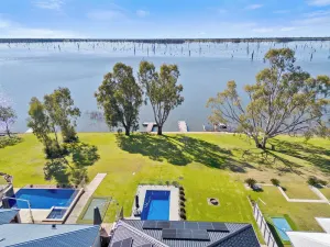 Image of Yarrawonga's ultimate Waterfront holiday house sleeping up to 16 guests