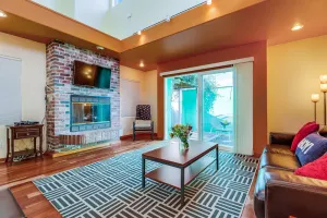 Image of Discounted Rates - Ocean Beach Holiday getaway - enjoy the laid back beach townhouse