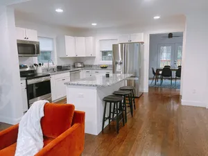 Image of *NEW* Spacious & Bright Executive Home in the City