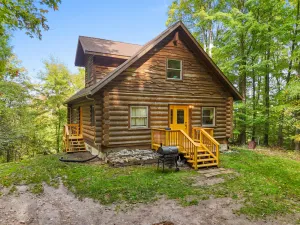 Image of Luxe Log Chalet | Sauna, River, Fire, Kayaks\/Tubes