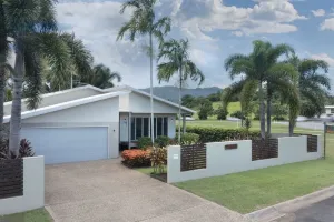 Image of Solitaire - Tropical Style - 3 bedrooms