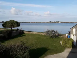 Image of NEW: Large ground floor apartment in front of Portbail harbor