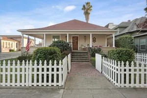 Image of Charming Three bedroom Luxury Oasis