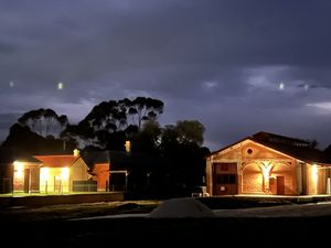 Image of Cute Cottage in the Cute Town of Newstead. Central 2 historic gold fields of Vic