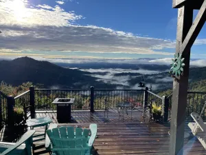 Image of Spectacular Mtn Views-Artfully Decorated. Inviting, Warm & Rustic.