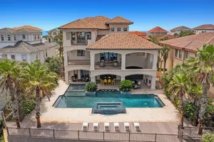 Image of Luxurious Waterfront Vacation House in Destin with Private Pool & Outdoor Kitchen, Beach Views!