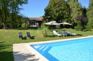 Image of Comfortabele villa met groot verwarmd12x6m zwembad en tuin van 5000 m².