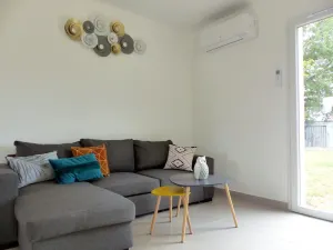 Image of Gîte Champêtre Confort moderne avec Terrasse, Jardin Clos et Climatisation près de Vichy - FR-1-489-492