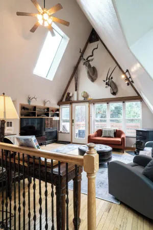 Image of Creek Front Mountain Chalet close to Ski Resorts!
