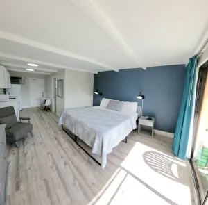 Image of Satellite Motel - Shore Enuff Cottage 118