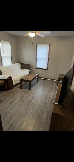 Image of 2 bed\/1 bath close to shopping