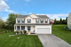 Image of Beautiful Comfortable House w\/ Fireplace