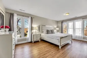 Image of Huge 4 BR Home! Sleeps 12- close to Everything!