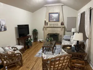 Image of Classic comfort at Grand House. 2 bed 1 bath home.