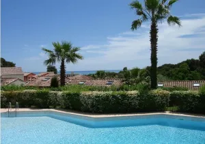 Image of House 2 bedrooms near NICE, air-conditioned, land, pool garage, 600 m from the sea