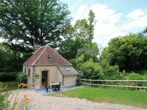 Image of Charming Cottage with Terrace, Amenities, and Nearby Fishing Pond in Longny's Forest