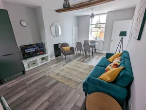 Image of Modern 2-bed Apartment - inc private parking