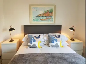 Image of Comfortable modern space within walking distance to the East Kilbride Shopping- 25 minutes to Glasgow Centre.