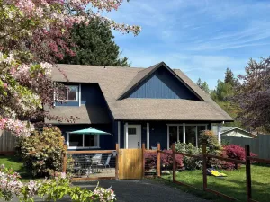 Image of Delightful family-friendly home in the heart of WA