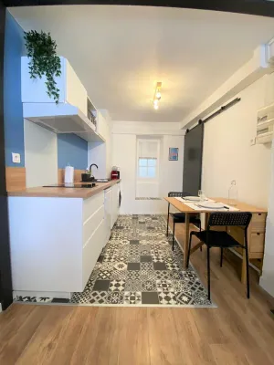 Image of Magnificent apartment in the center of the beach and shops (sleeps 4)