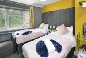 Image of Aquatics Centre | 3 Bedrooms | Parking