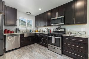 Image of The Luxe Californian by DT Visalia & Nat’l Parks | 3 Bed, 2 Bath