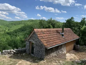 Image of L'Hermitage, an old stone shepherd's hut